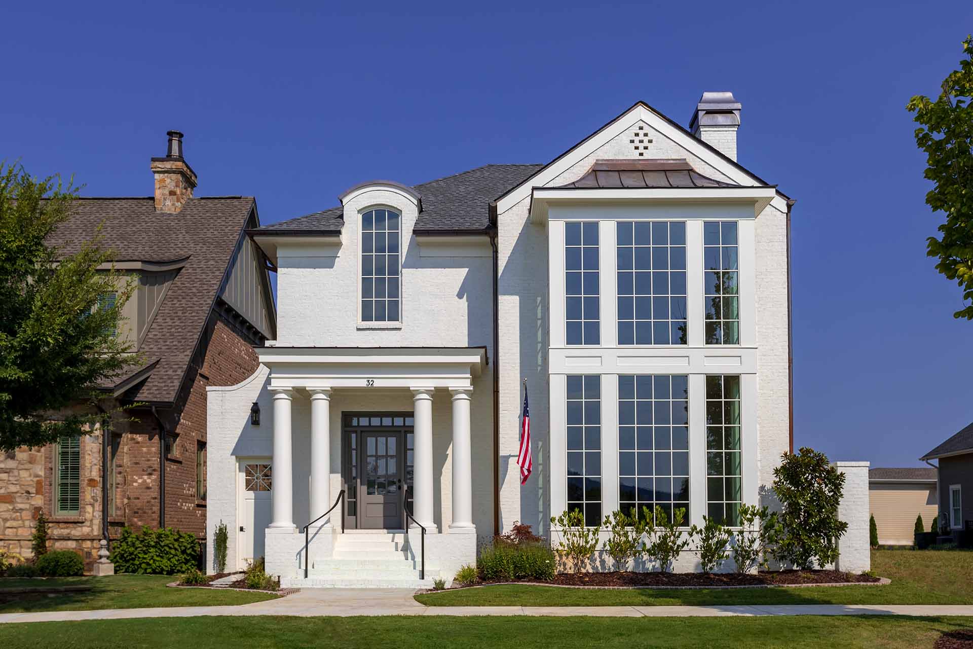 Modern-White-House-With-Windows